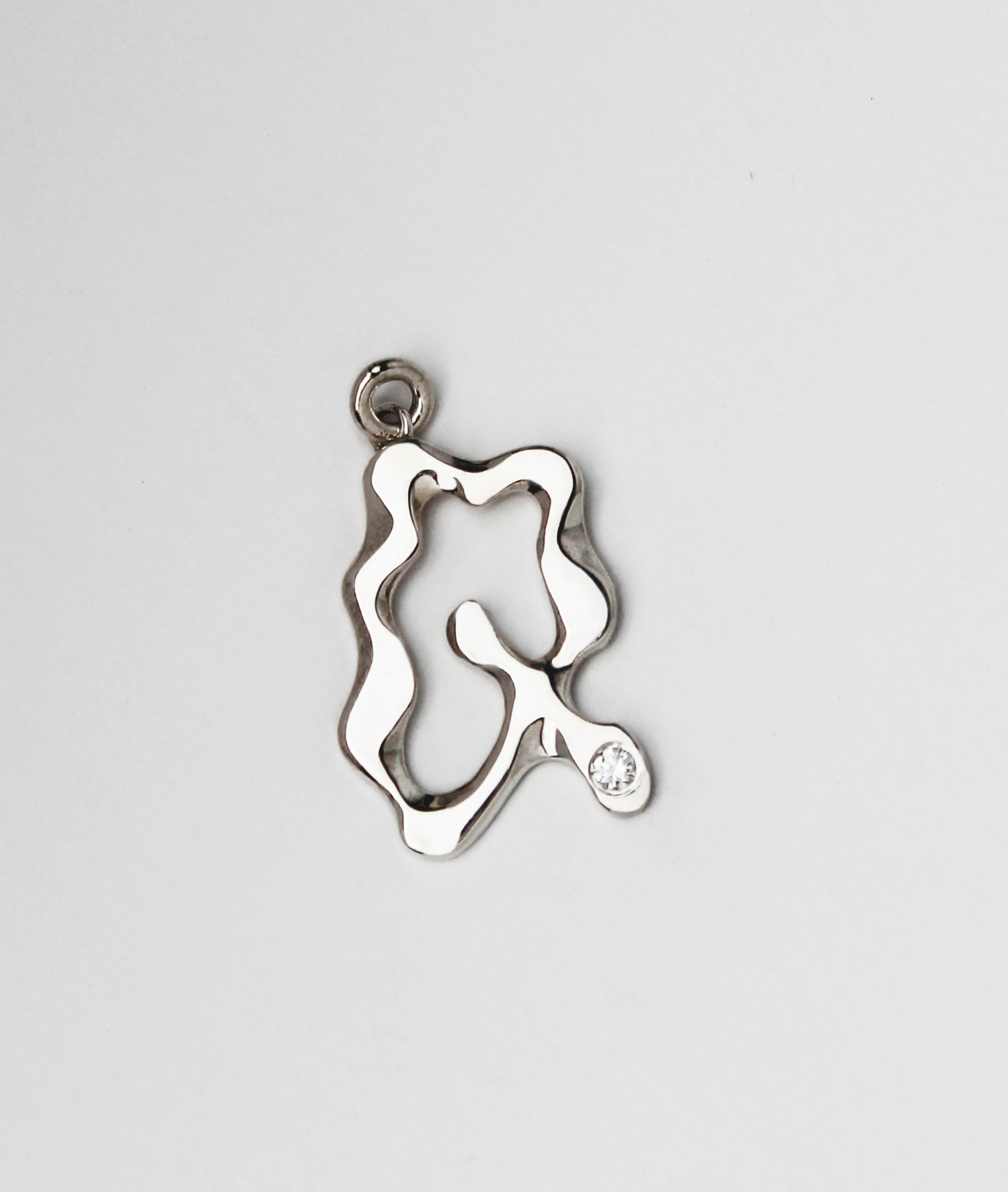 Letter_Q_HumanType_Pendant