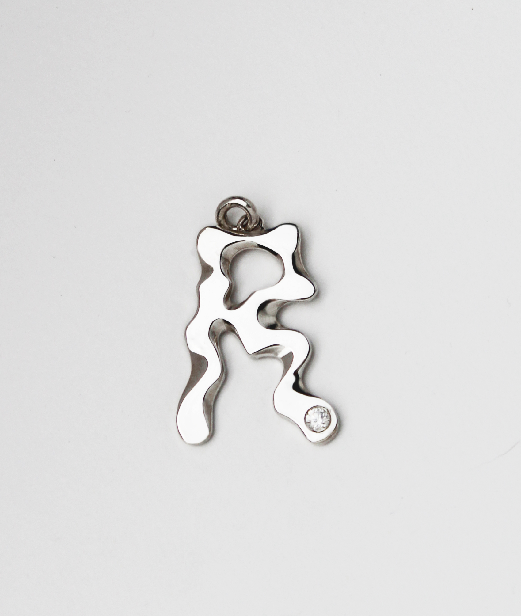 Letter_R_HumanType_Pendant