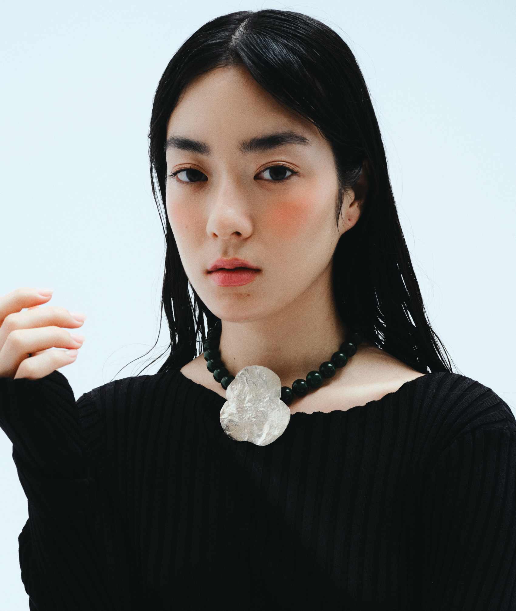 Giant_Pantsy_beads_necklace_model
