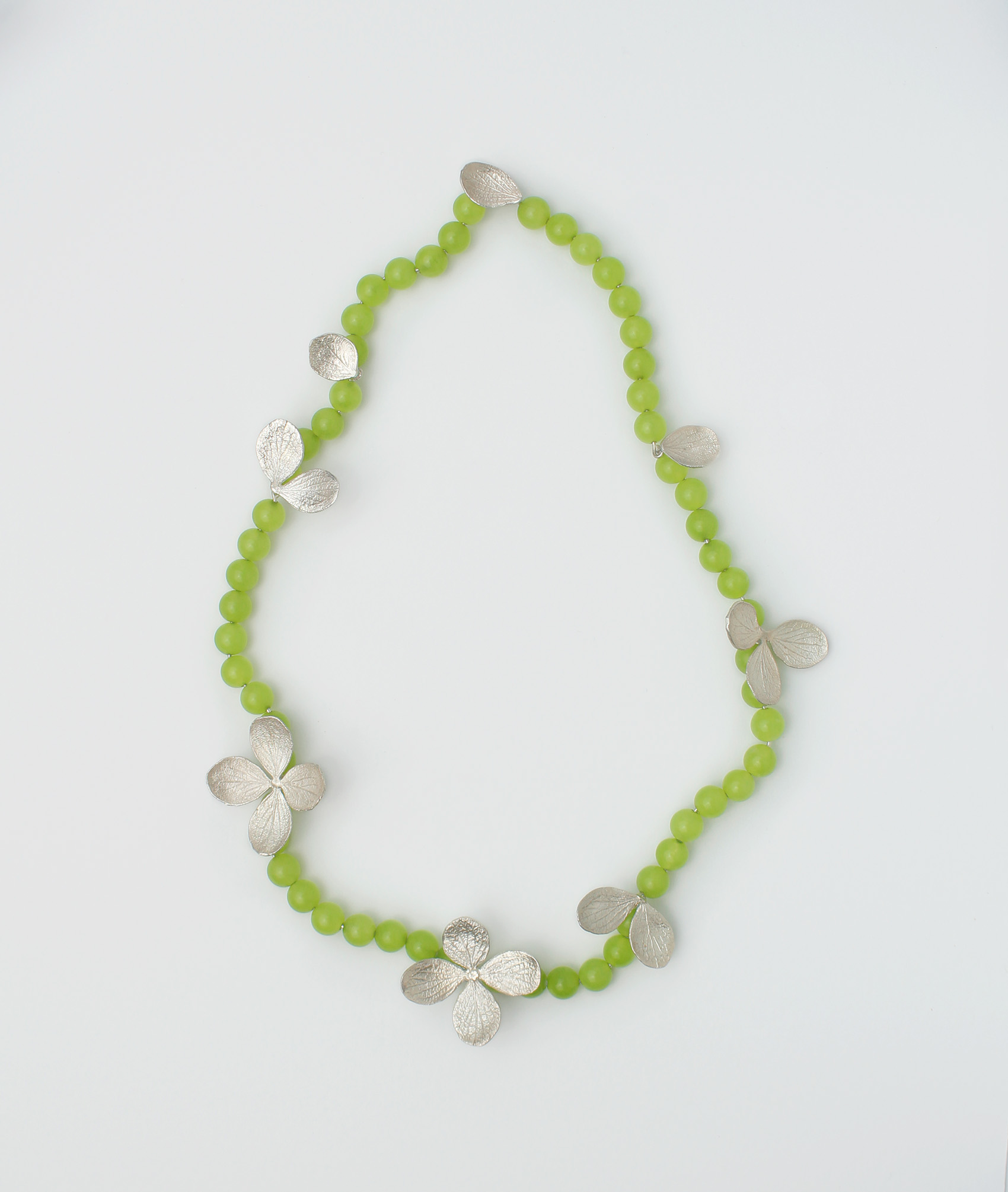Tiny_Hydrangea_Necklace_Front_2