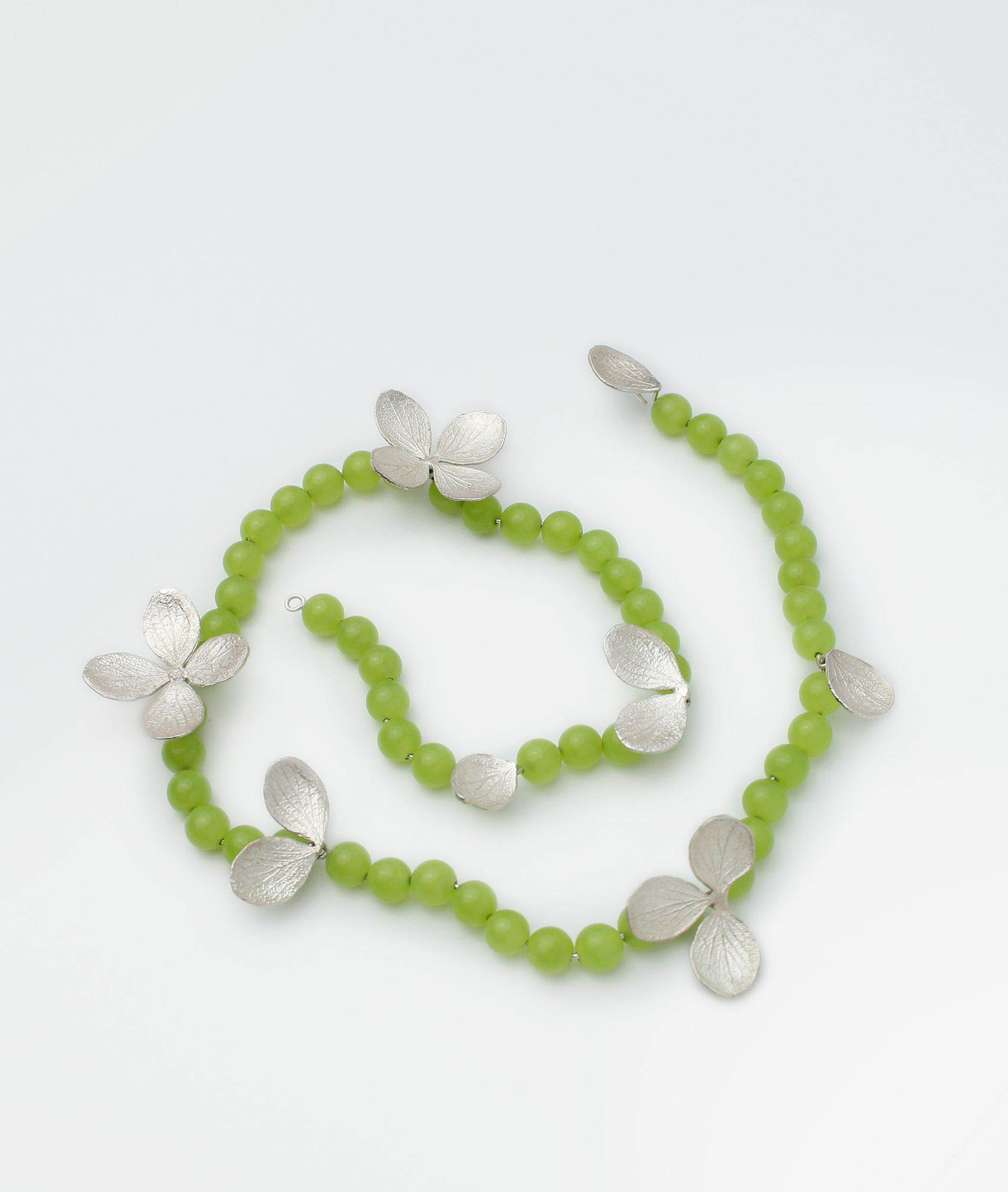 Tiny_Hydrangea_Necklace_Open
